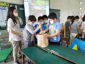 Read more about the article 1090327搗麻糬