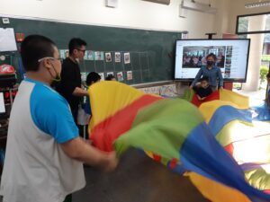 20211123[教學活動]梁老師社交遊戲-氣球傘