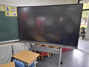 Read more about the article 20260224[環境設備]謝謝學校支持幫508班電視從65吋換成85吋