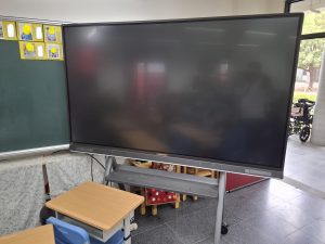 Read more about the article 20260224[環境設備]謝謝學校支持幫508班電視從65吋換成85吋