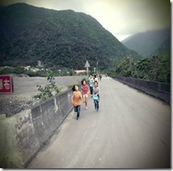 clip_image004