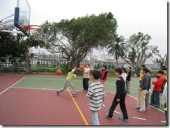 980223basketball-05