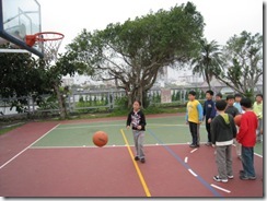 980223basketball-07