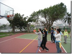 980223basketball-14