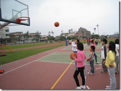 980223basketball-16