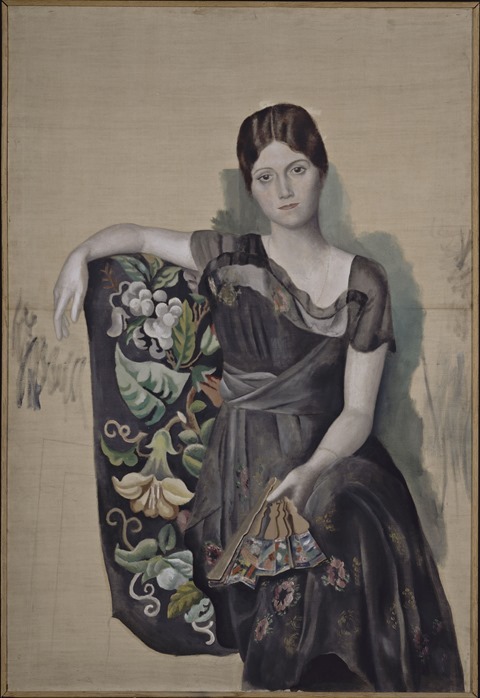 Pablo_Picasso,_1917-18,_Portrait_d'Olga_dans_un_fauteuil_(Olga_in_an_Armchair),_oil_on_canvas,_130_x_88.8_cm,_Musée_Picasso,_Paris,_France