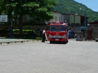 clip_image004