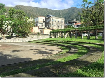 炮杖花種植結合建築物01