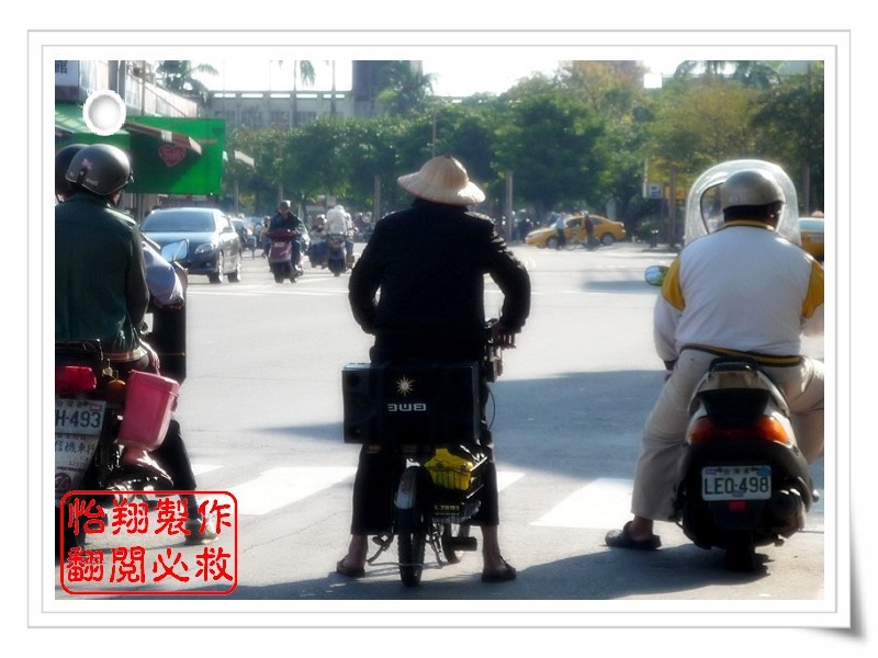 小摺背影.jpg